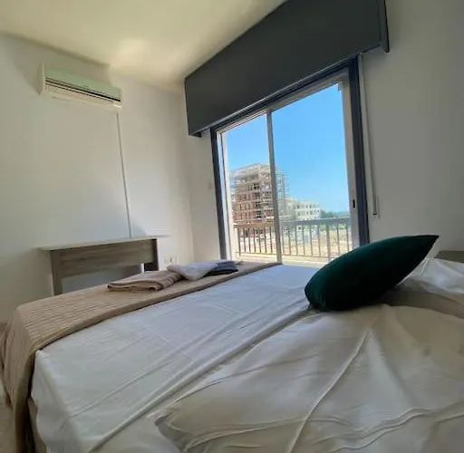 Paradise Homes 12 * לרנקה